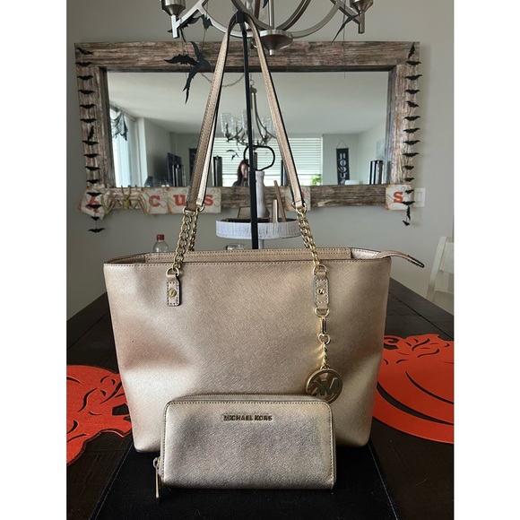 Michael Kors Gold Purse and Wallet Set - Picture 2 of 10